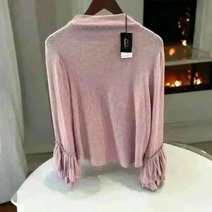 NWT- New With Tags Bobeau Lilac Pleated Bell Sleeve Cozy Top‎ Sz M
